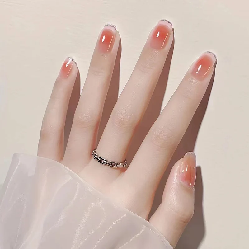 Kunstvolle Stiletto Nagelspitzen Karnz