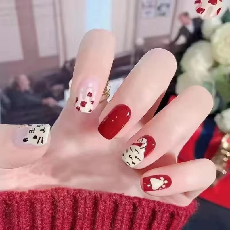 Kunstvolle Stiletto Nagelspitzen Karnz