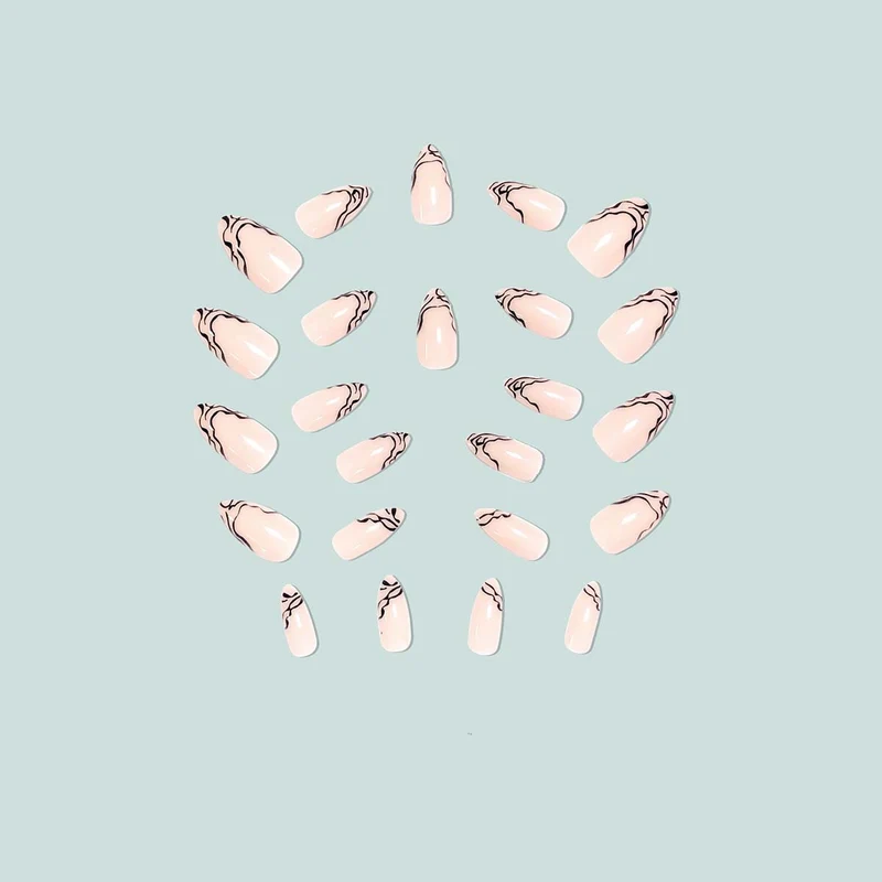Kunstvolle Stiletto-Nägel mit modernen Linienmustern Karnz