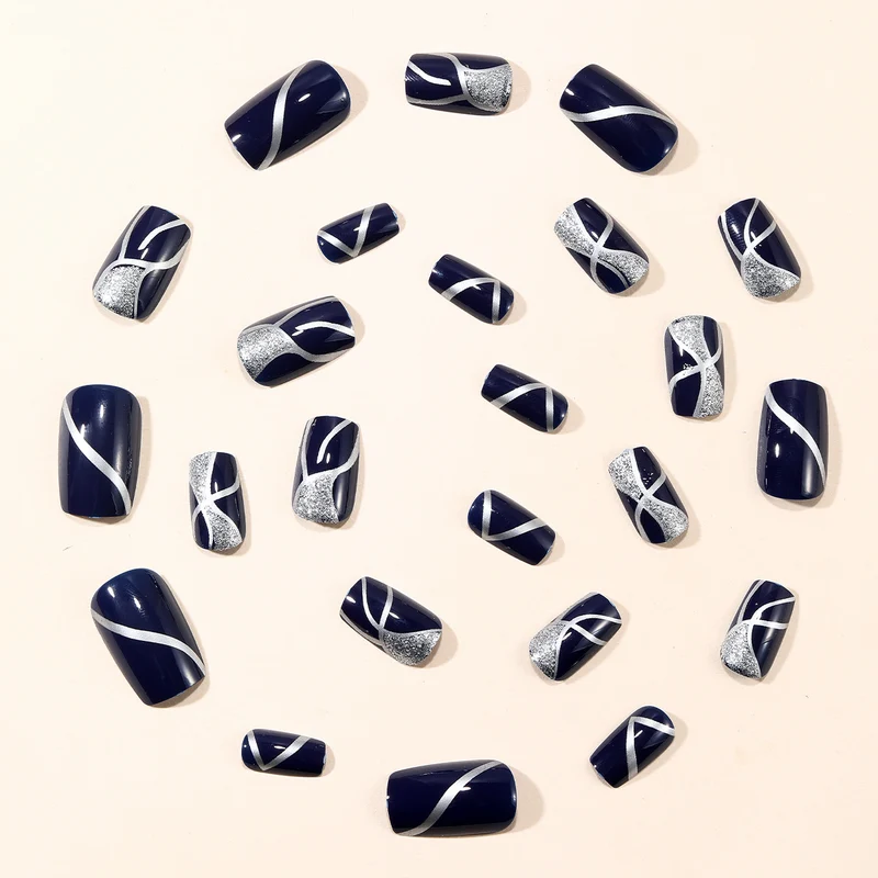 Elegante Nagelkunstverlängerungen Karnz