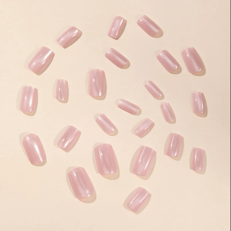 Elegante Glänzende Nagelverlängerungen Karnz