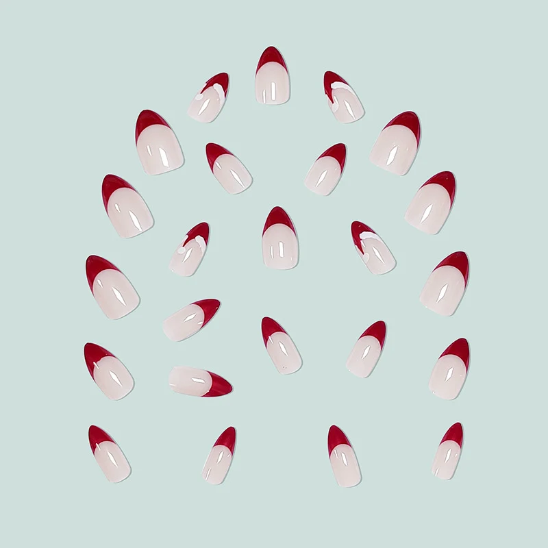 Kunstvolle Stiletto-Nägel Karnz