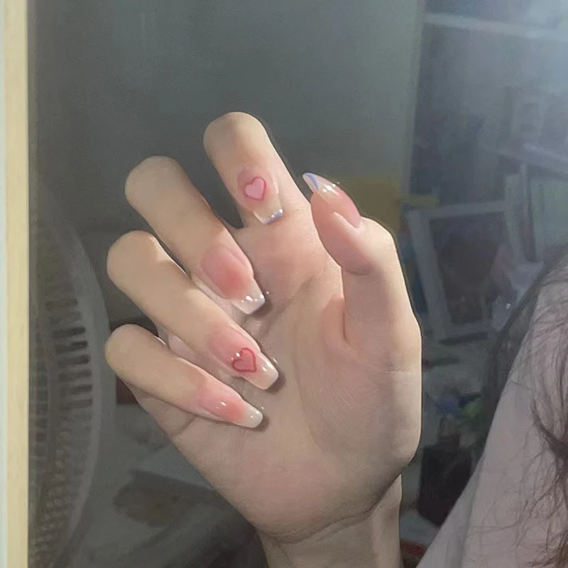Kunstvolle Nagelmaniküre Karnz