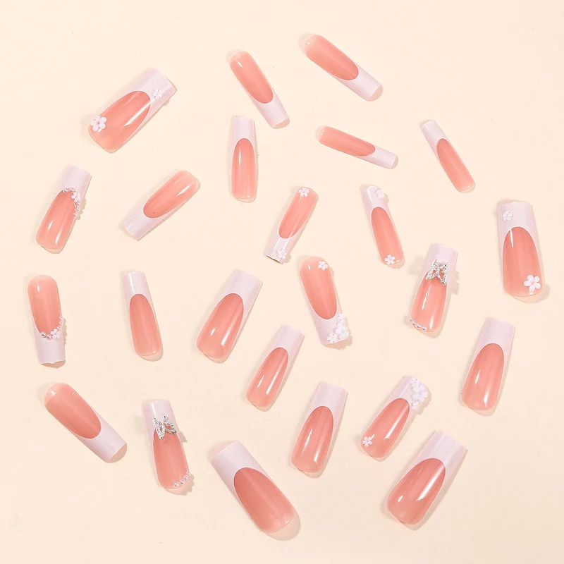 Elegante florale Akzent Acryl Nagelkunstverlängerungen Karnz