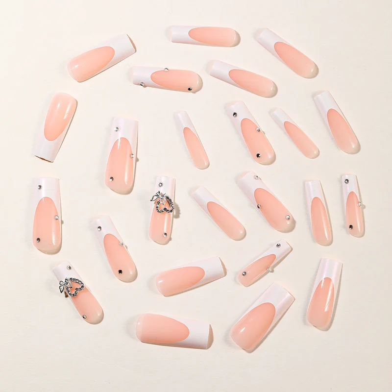 Elegantes 3D Acryl-Nageldesign Karnz