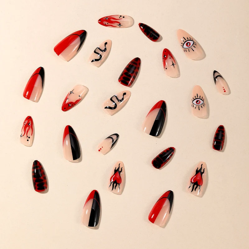Edgy Gothic Nagelkunst Set Karnz