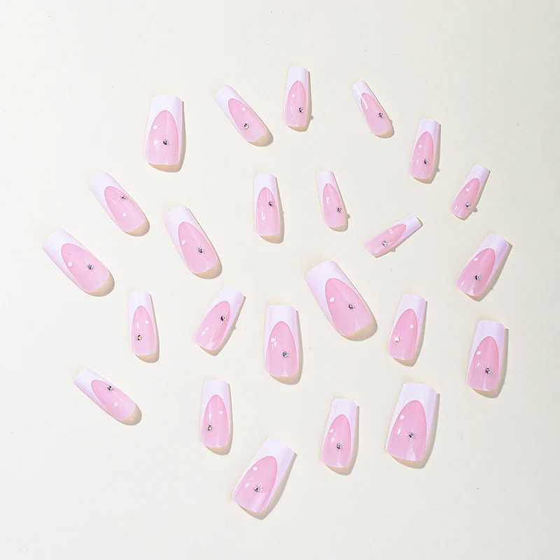 Dekorative Stiletto Nagelkunst Verlängerungen Karnz