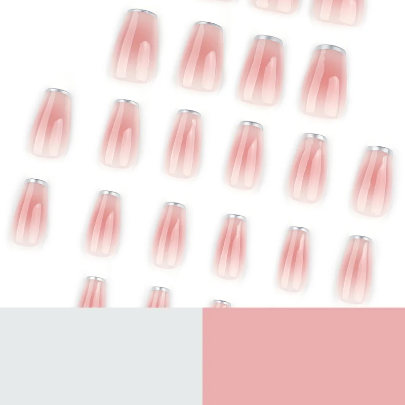Elegante Nagelverlängerungen mit durchscheinendem French-Tip Karnz