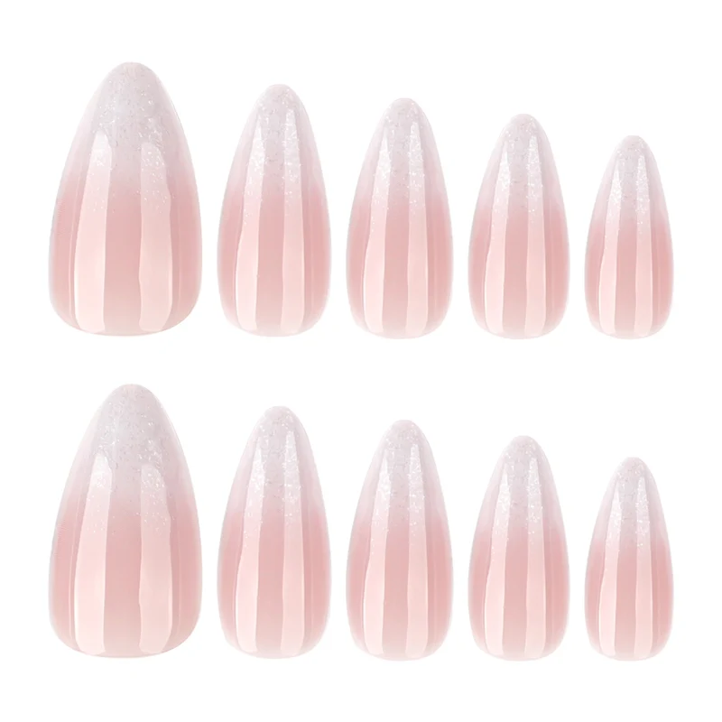 Elegante Nagelkunst mit Ombre-Design Karnz