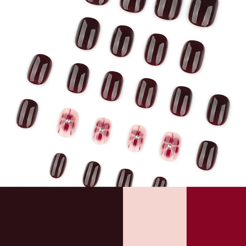 Elegante Nagelkunst mit Glitzer- und Blumenelementen Karnz