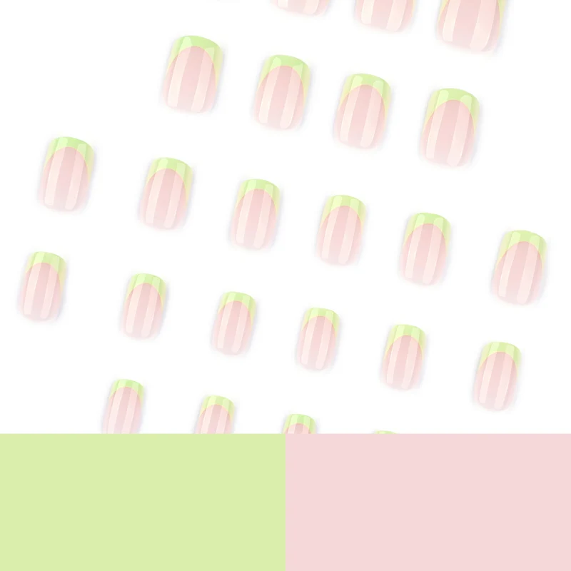 Elegante Nagelkunst mit Farbverlauf und Glitzerakzenten Karnz