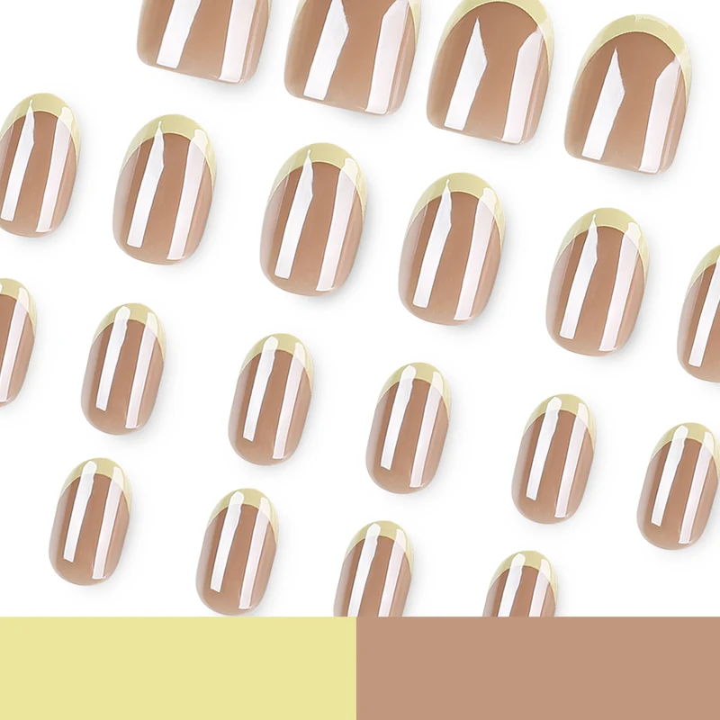 Elegante Nagelkunst mit durchscheinendem Farbverlauf und präzisem French-Tip Karnz
