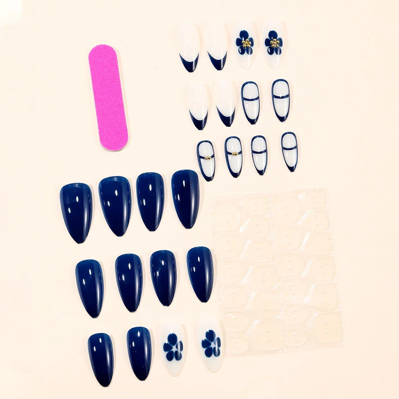 Dekorative florale Akzent Stiletto Nagelkunst Extensions Karnz