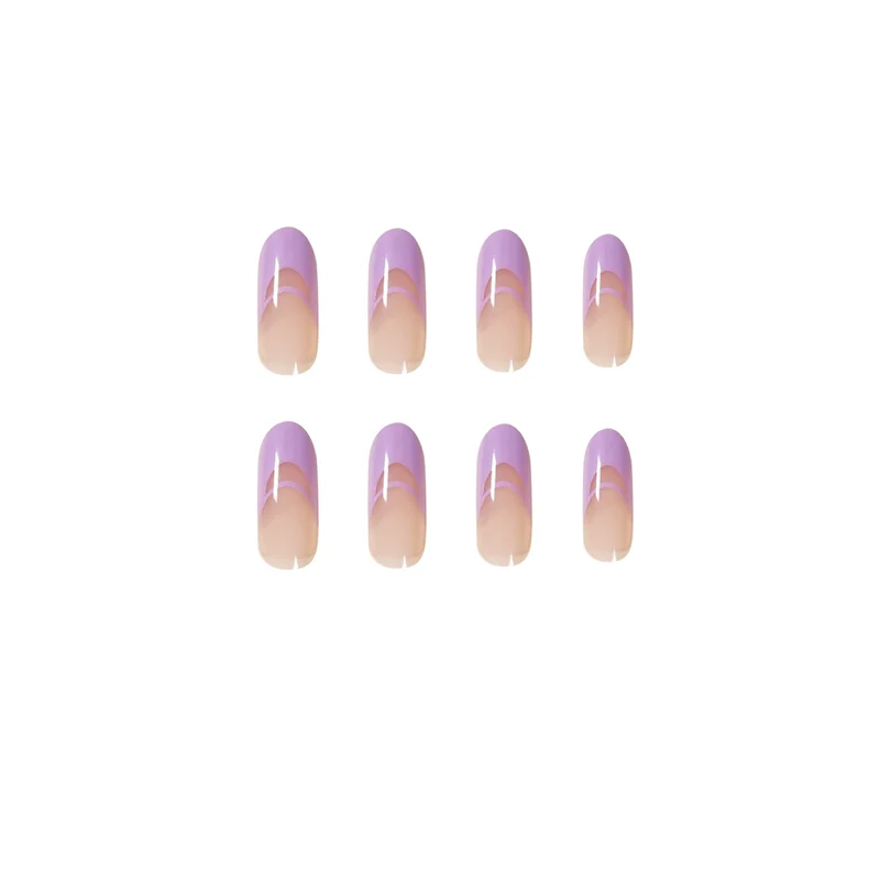 Elegante Kunstnägel mit feinem Ombre-Design und edlen Akzenten Karnz