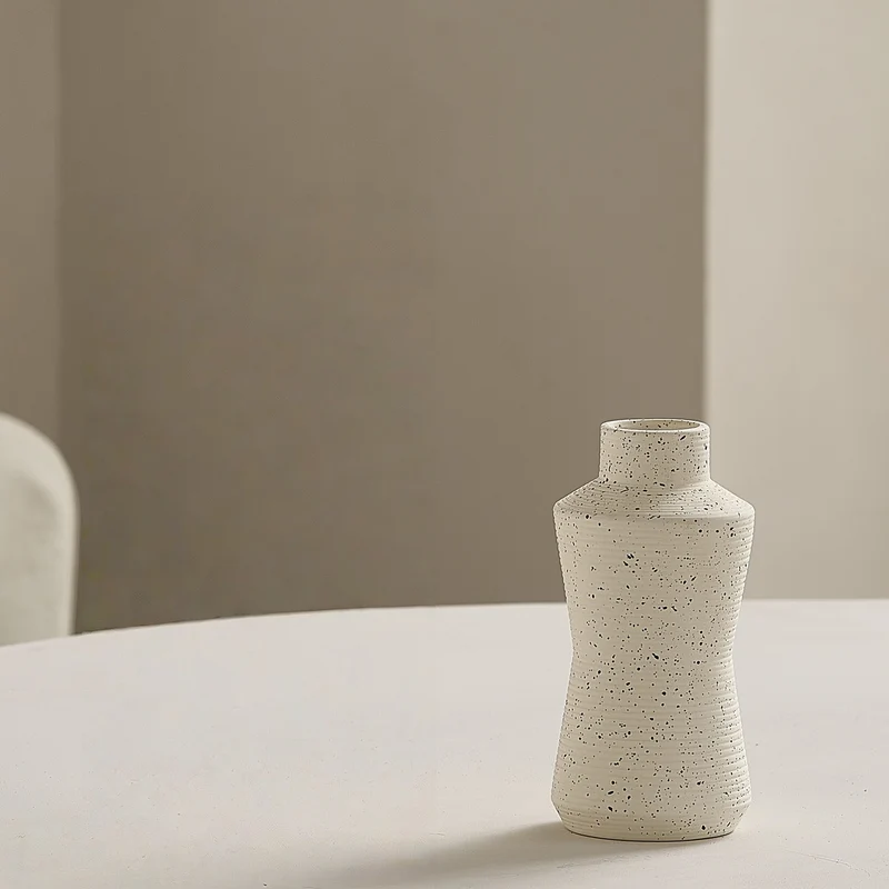 Elegante und Kunstvolle Keramikvase Karnz