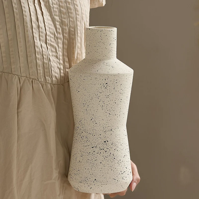 Elegante und Kunstvolle Keramikvase Karnz