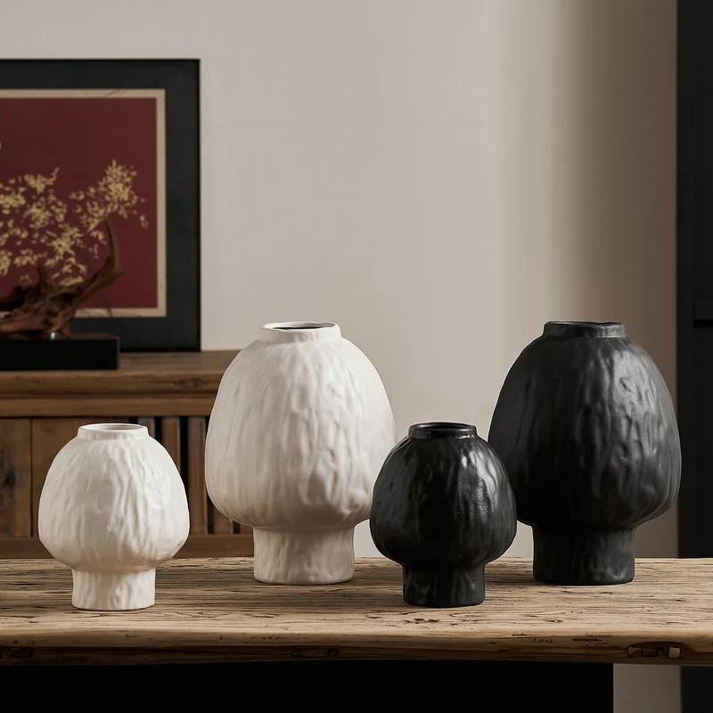 Dekorative Keramikvase im modernen Design Karnz