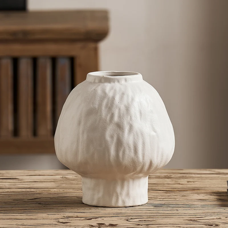 Dekorative Keramikvase im modernen Design Karnz