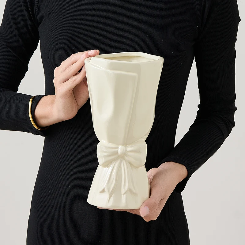 Elegante Keramikblumenvase Karnz