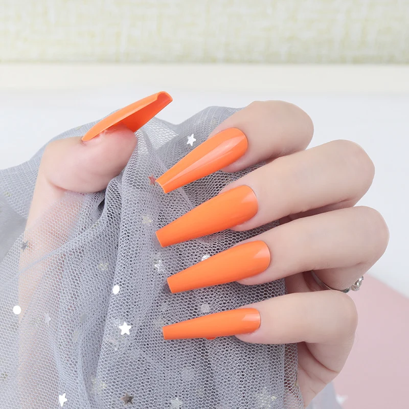 Vibrante Stiletto Press-On Nägel Karnz