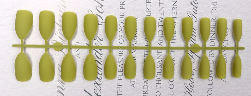Stiletto Press-On Nail Set Karnz