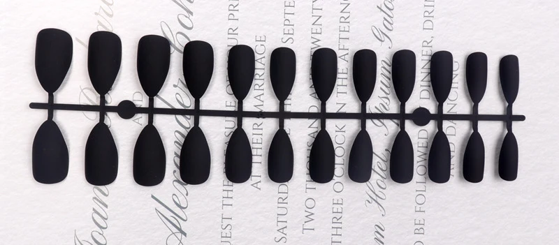 Stiletto Press-On Nail Set Karnz