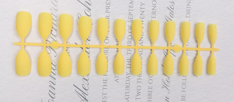 Stiletto Press-On Nail Set Karnz