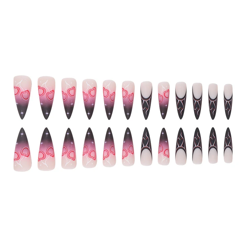 Stiletto Nagelkunst Verlängerungen mit Herzdesign Karnz