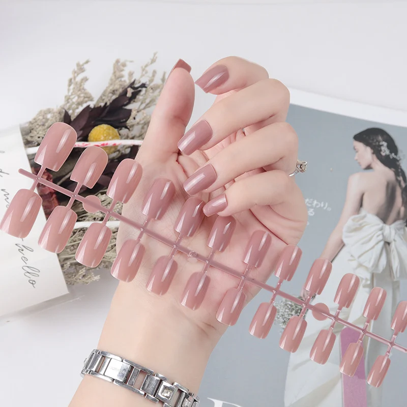 Natürliche glänzende Press-On-Nagelspitzen Karnz