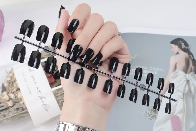 Natürliche glänzende Press-On-Nagelspitzen Karnz