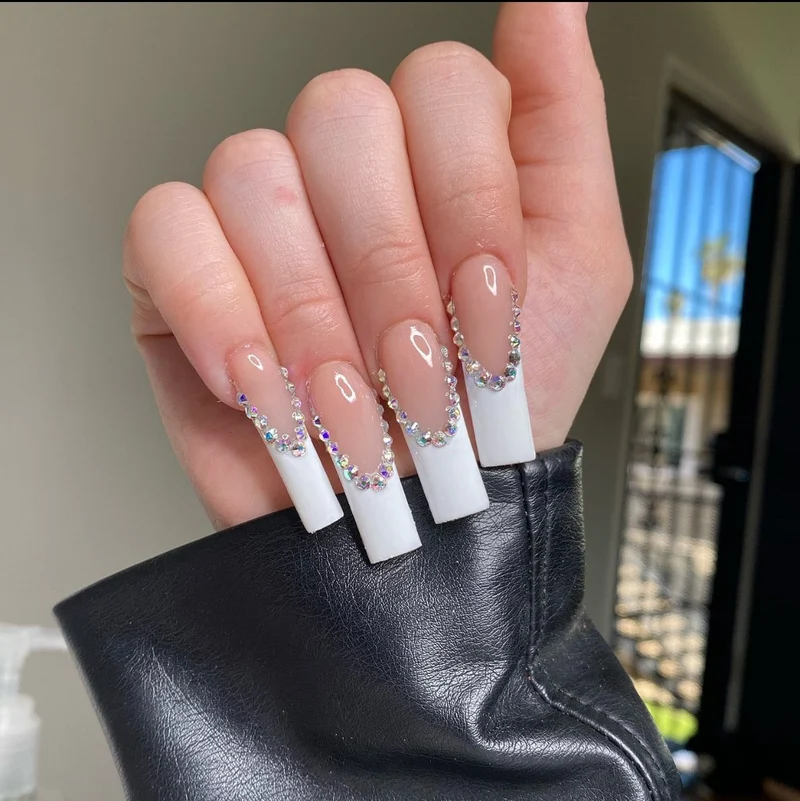 Luxuriöse mit Strass verzierten langen Stiletto Press-On Nägel Karnz