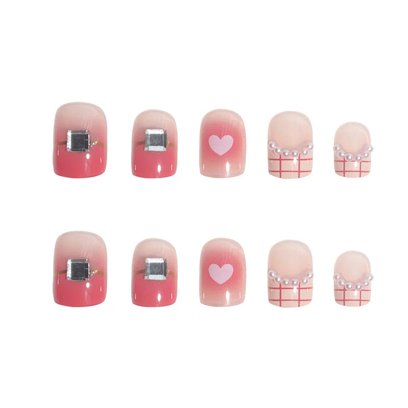 Glamourös Herz-akzentuierte Nagelkunst Karnz