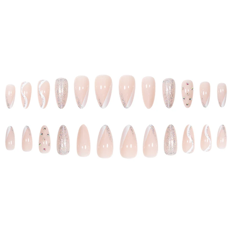 Glamouröse Glitzer Stiletto Nagelkunst Karnz
