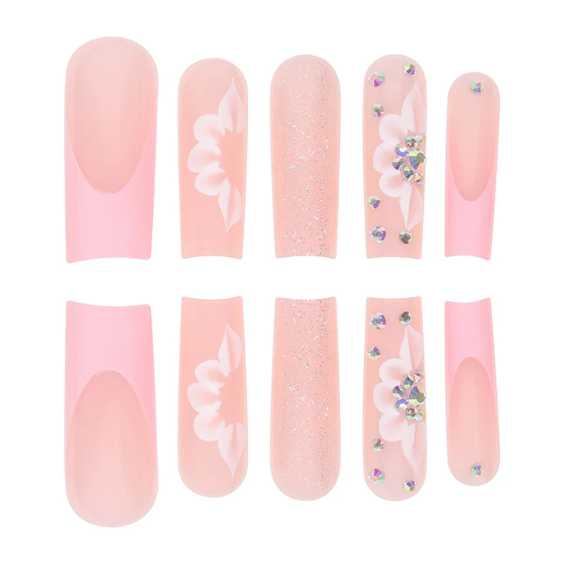 Glamouröses Floral Press-On Nagelset Karnz