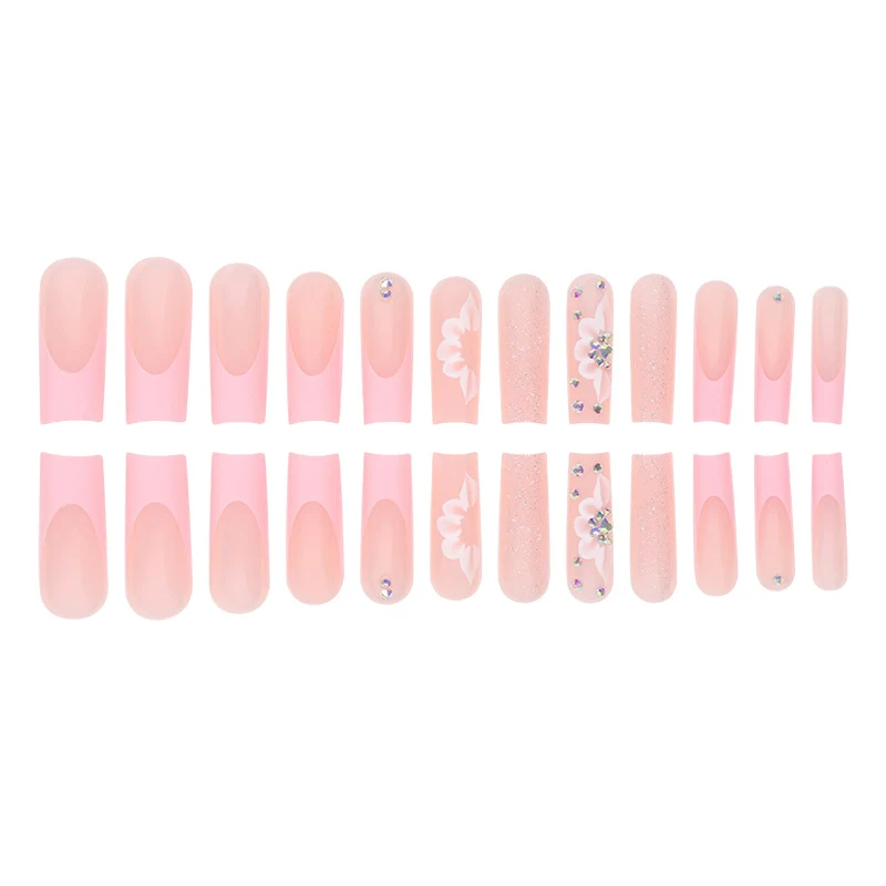 Glamouröses Floral Press-On Nagelset Karnz