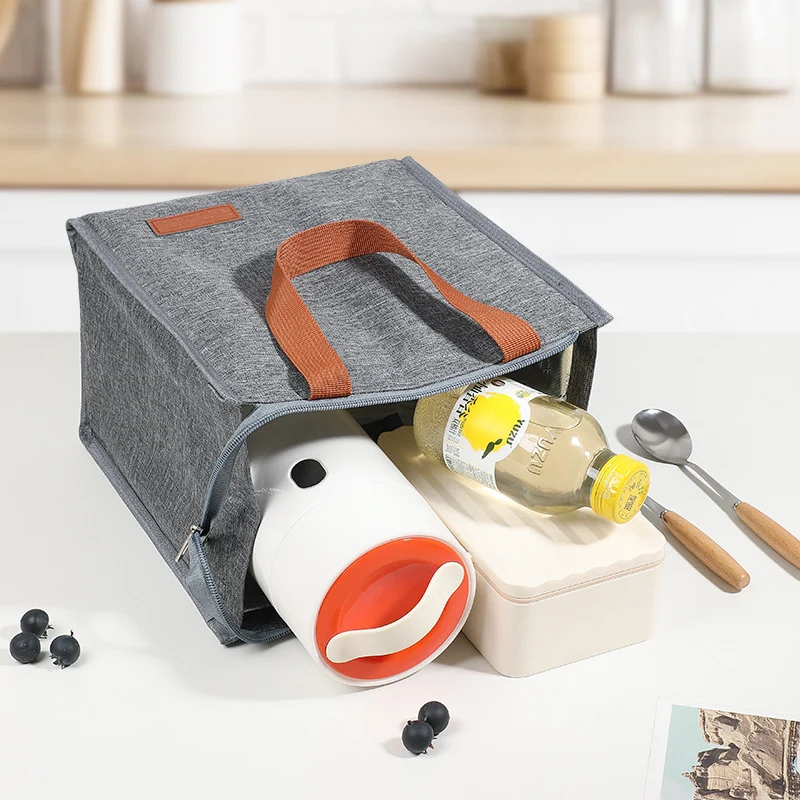 Stylische isolierte Lunch-Tasche