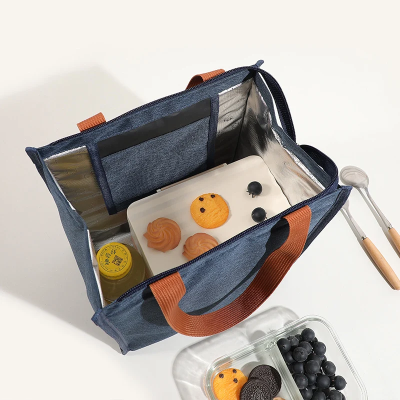 Stylische isolierte Lunch-Tasche