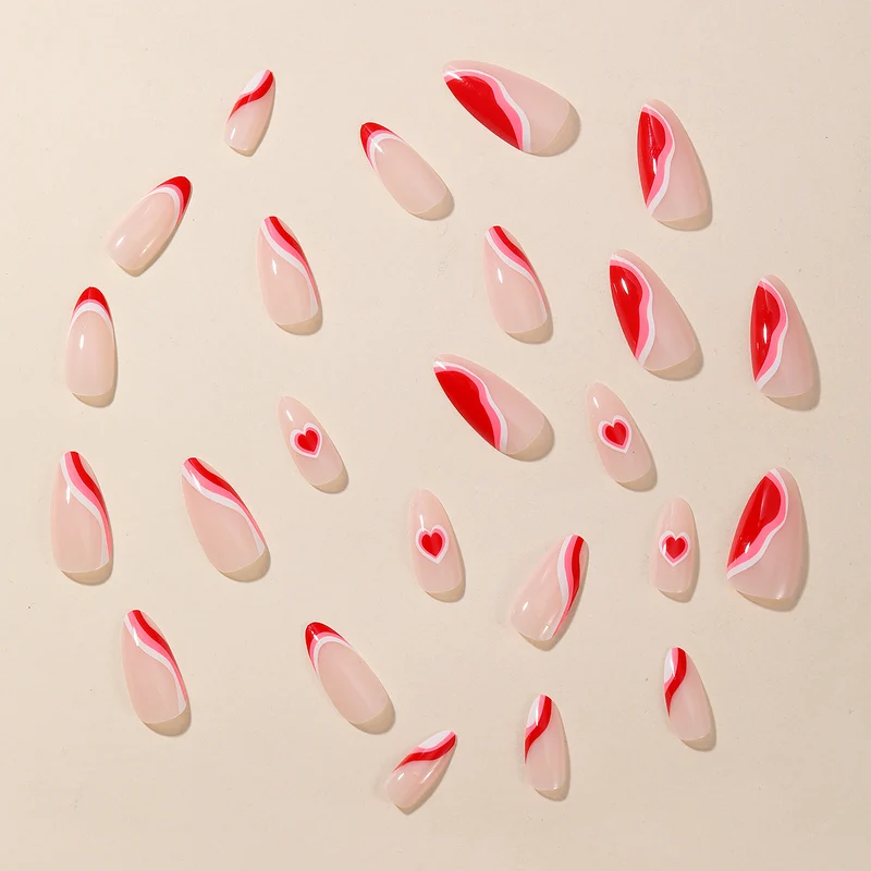 Künstlerische Herz-Themen-Acryl-Nagelerweiterungen Karnz