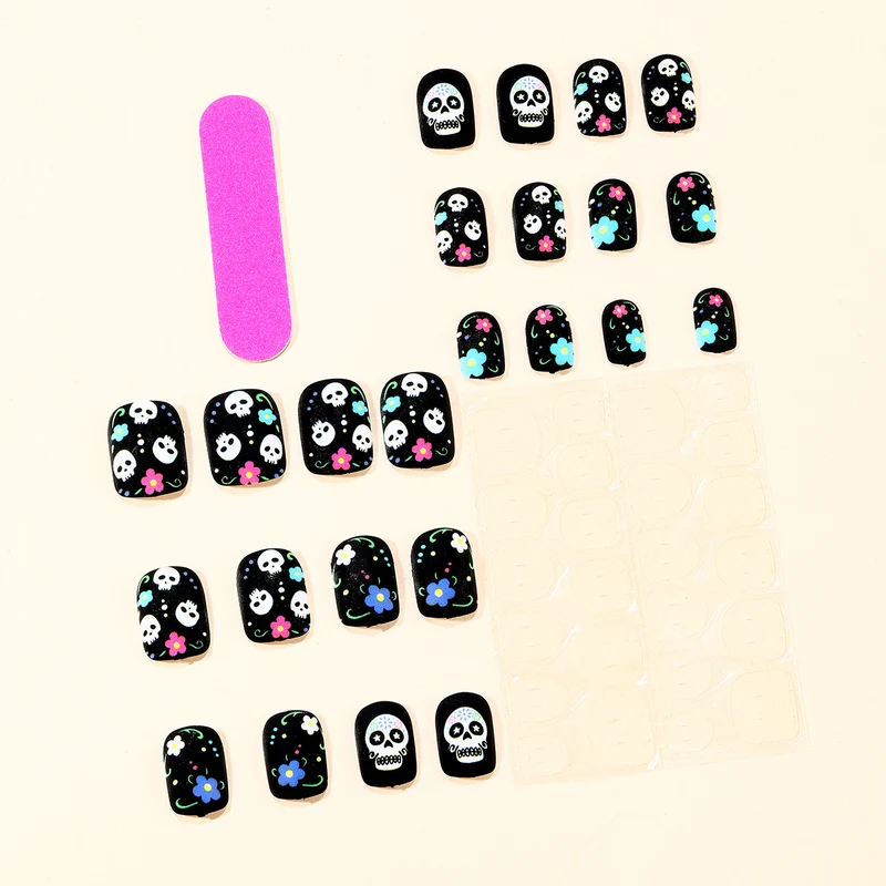 Künstlerische Halloween-Themen-Nagelkunst Karnz