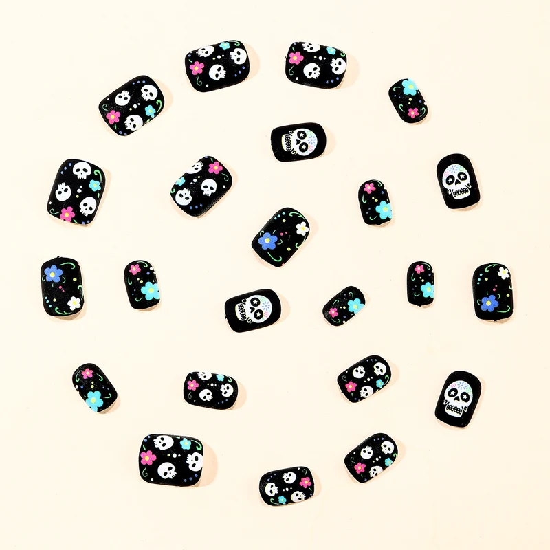 Künstlerische Halloween-Themen-Nagelkunst Karnz