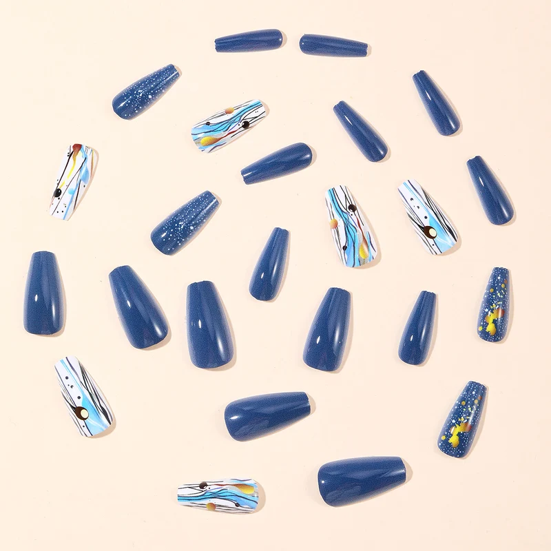 Künstlerische von der Galaxie inspirierte Nagelkunstverlängerungen Karnz