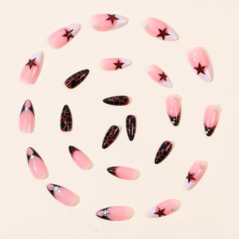Künstlerisches 3D-Acryl-Nail-Design Karnz