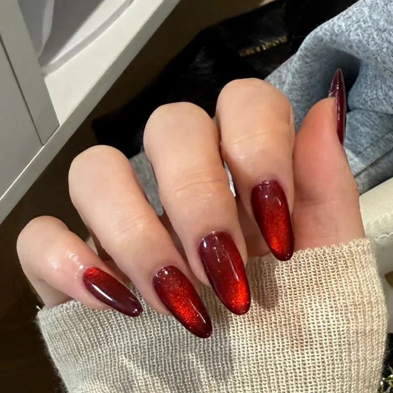 Glänzendes dekoratives Press-On-Nagelset Karnz