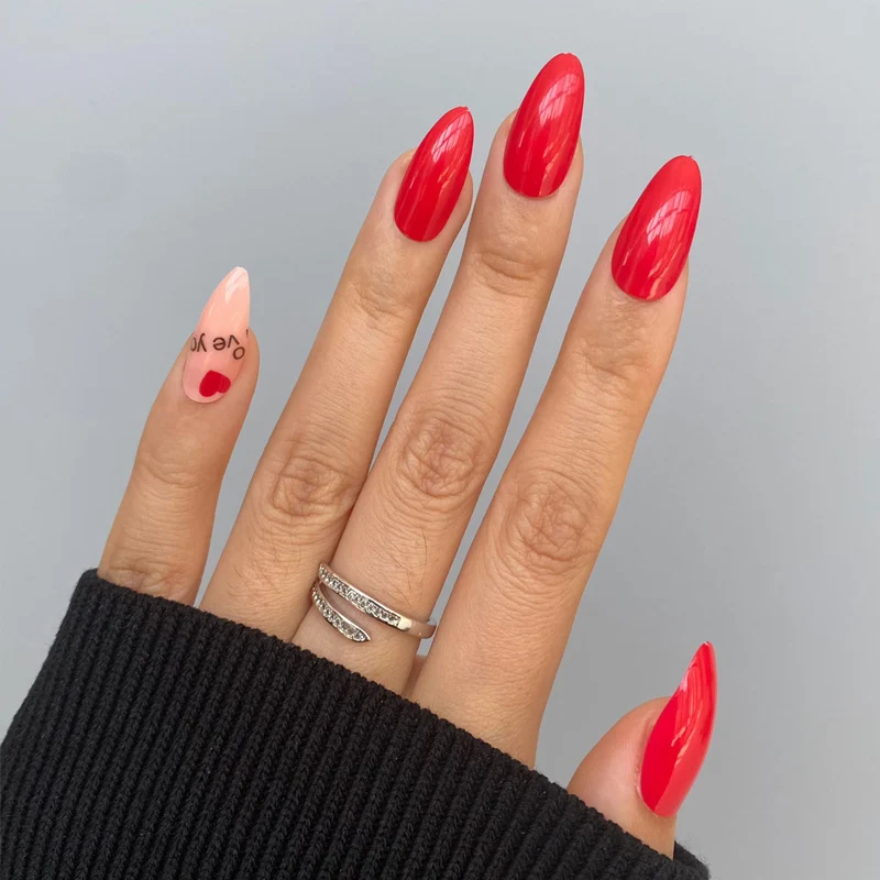 Glamouröse Glitzer-Stiletto Press-On Nägel Karnz