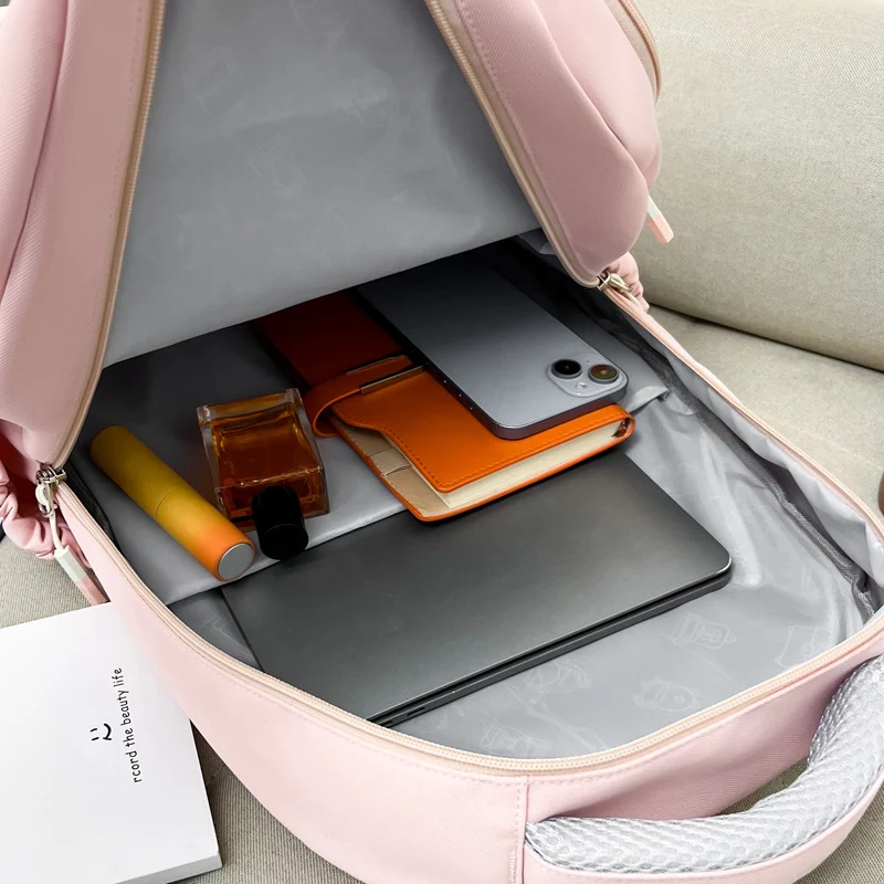 Stylischer Mehrfach-Taschen-Rucksack Karnz