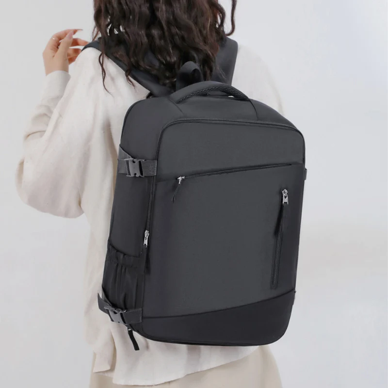 Minimalist Multi-Compartment Rucksack Karnz