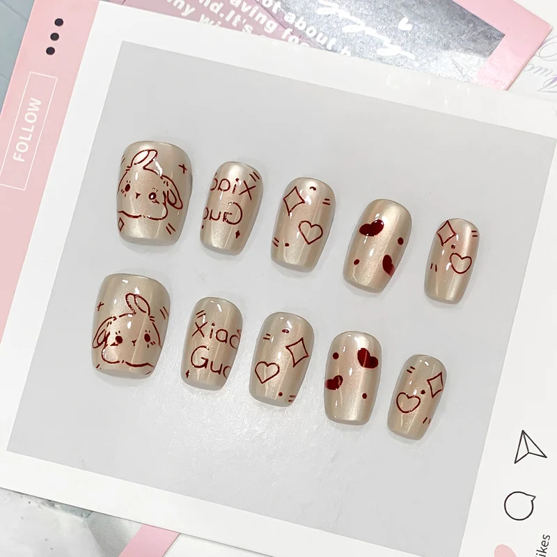 Kreative Nagelkunst mit liebevollen Motiven Karnz