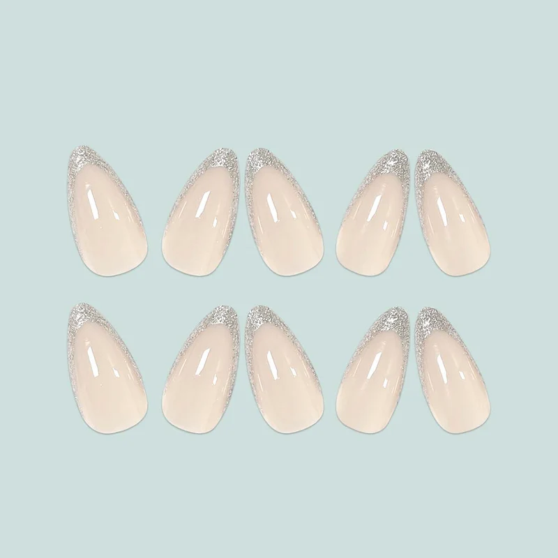Glamouröse Stiletto Kunstnägel mit Glitzer-Spitzen Karnz