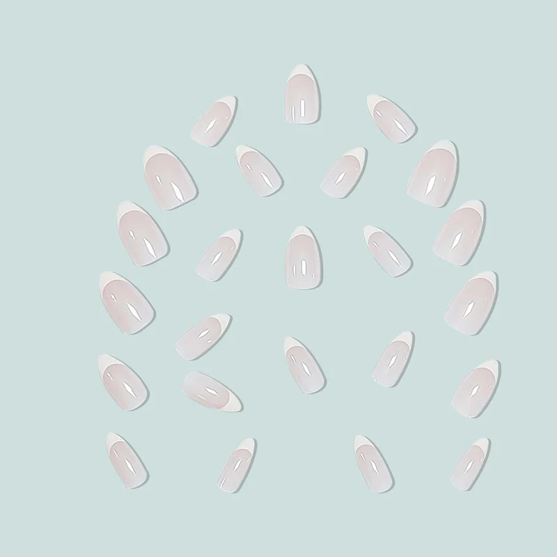 Elegante Stiletto-Nägel mit französischem Design Karnz