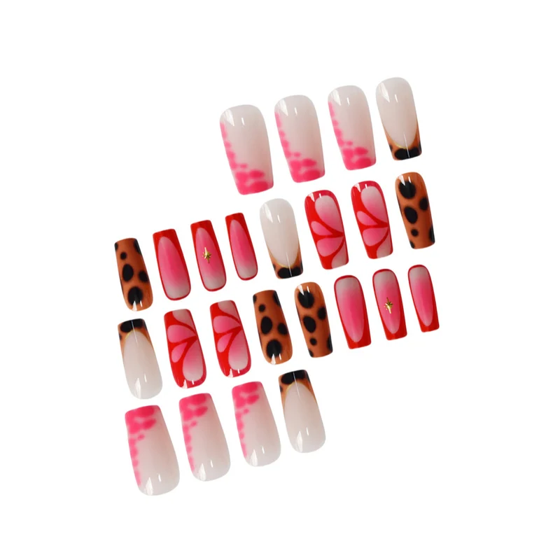 Trendige künstlerische Nagelverzierungen Karnz